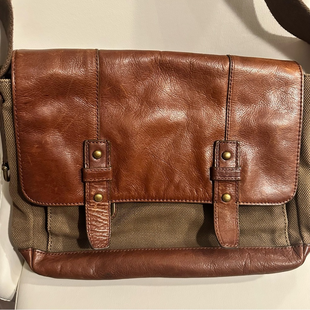 👜 Fossil Canvas & Leather Messenger Bag — Vintage Style Crossbody Laptop Satchel